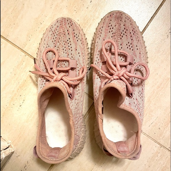 Yeezy Style Shoes , Size 36, Fit 35.5 ~ 36, US 5.5 - Picture 1 of 6